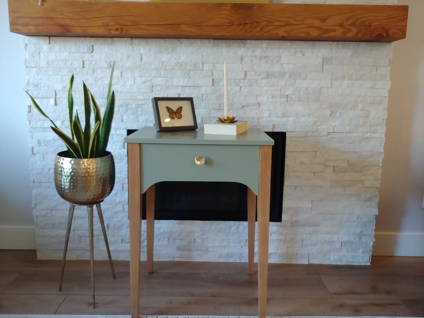 Vintage Light Green Side Table - photo 4