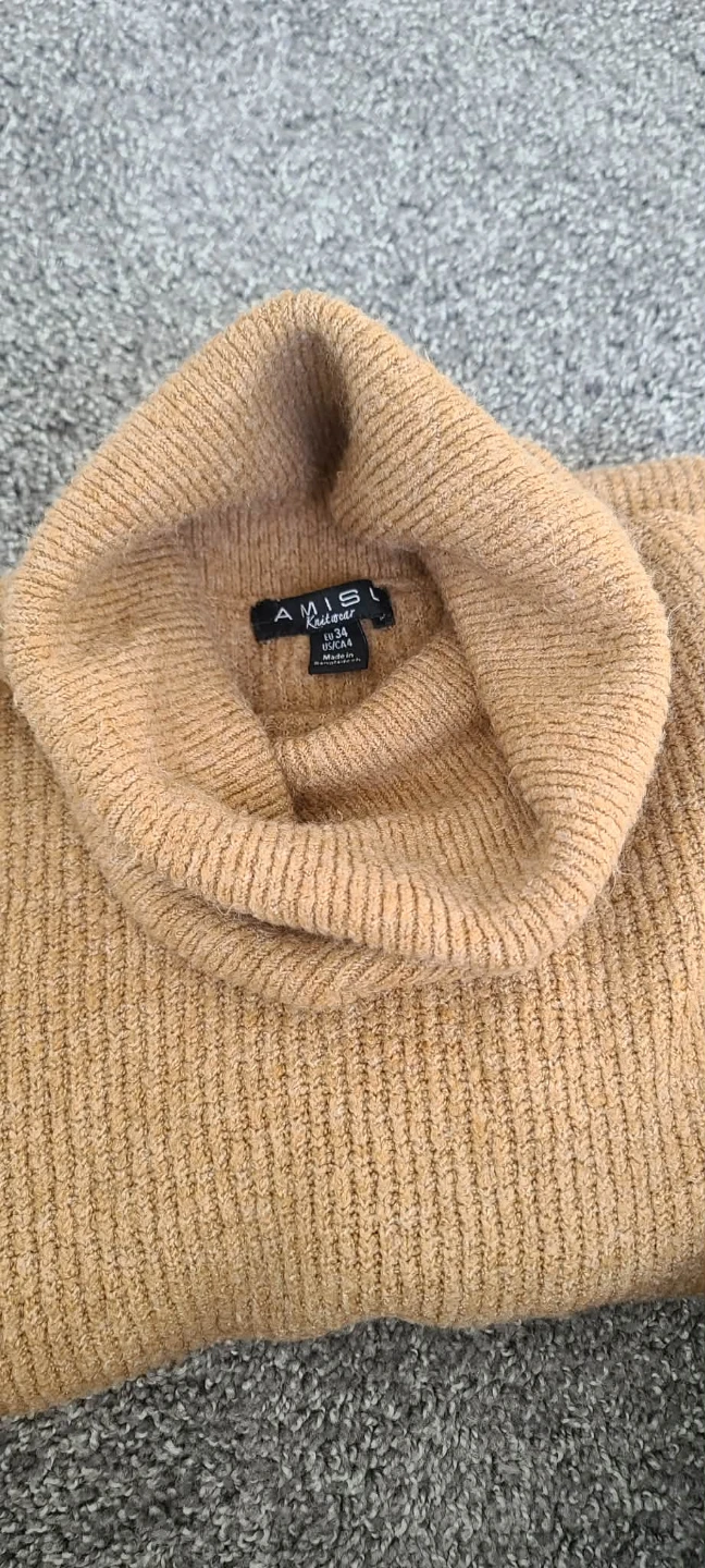 Women’s Clothing Bundle - photo 3