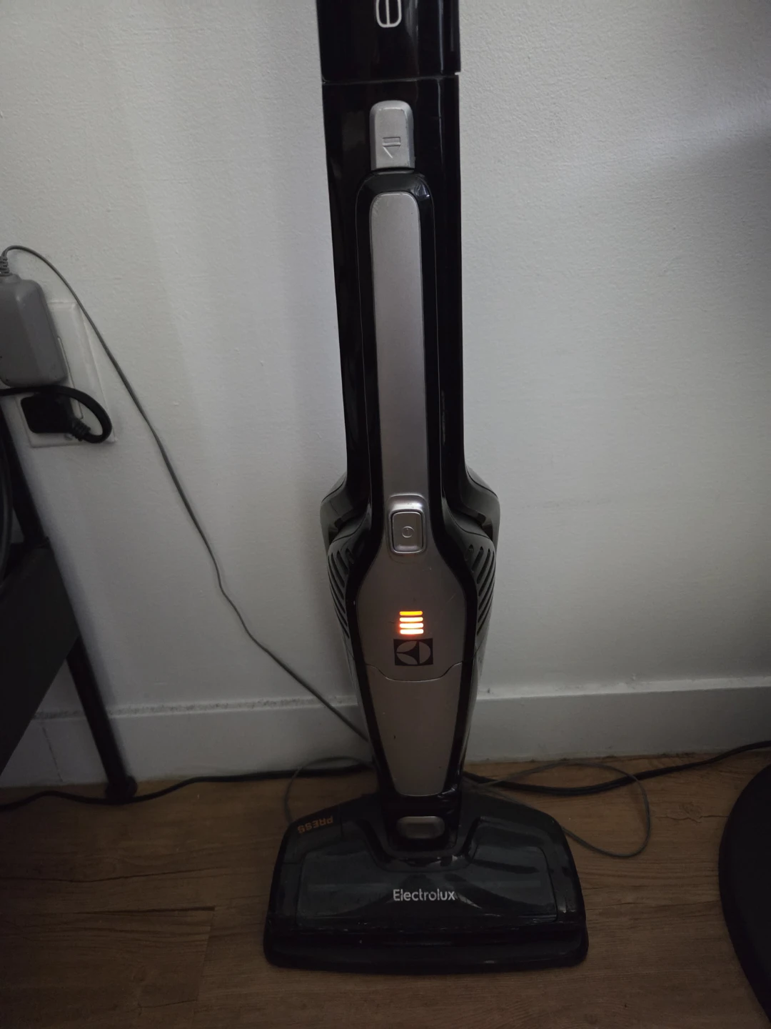 Electrolux Ergorapido Lithium Handheld Vacuum - photo 2