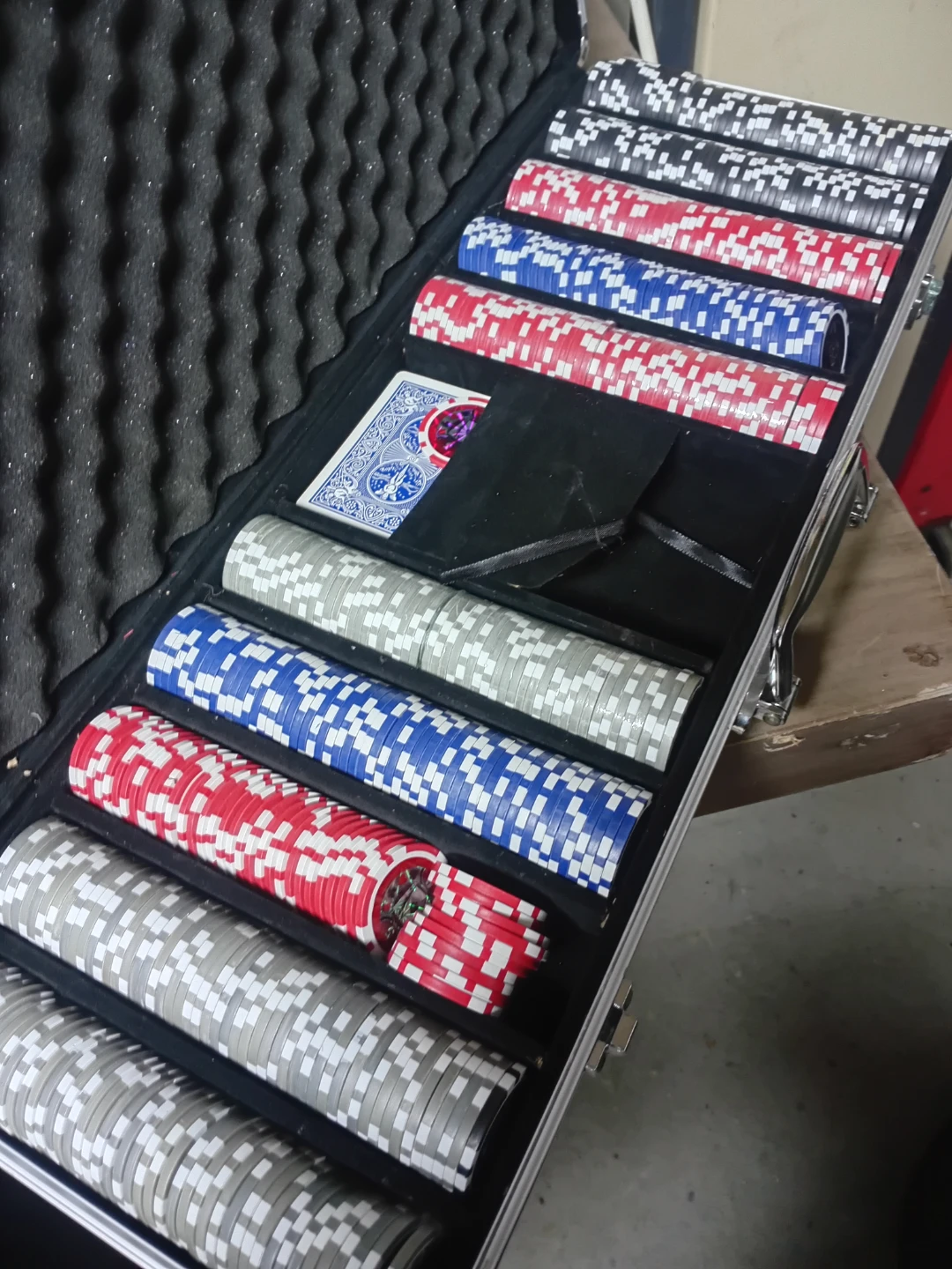 Poker chips with carrying case - photo 2