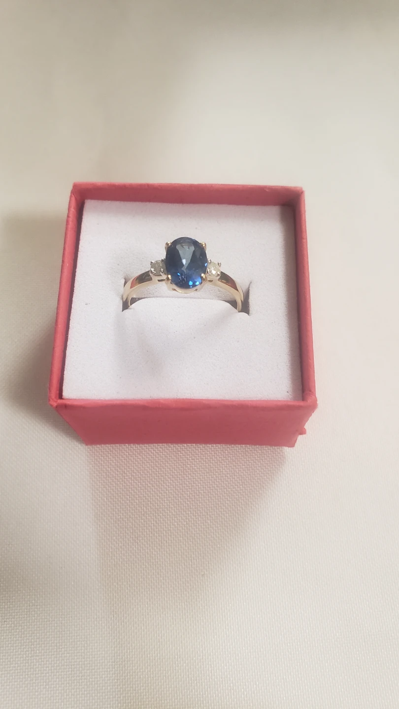 Like new Beautiful Women's Ring With Blue Sapphire - photo 2