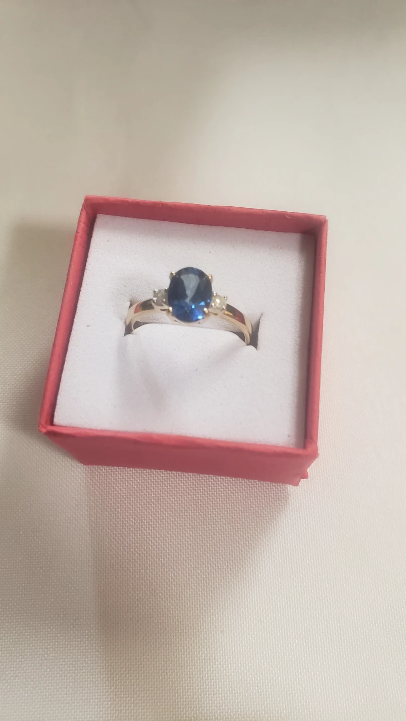 Like new Beautiful Women's Ring With Blue Sapphire - photo 4