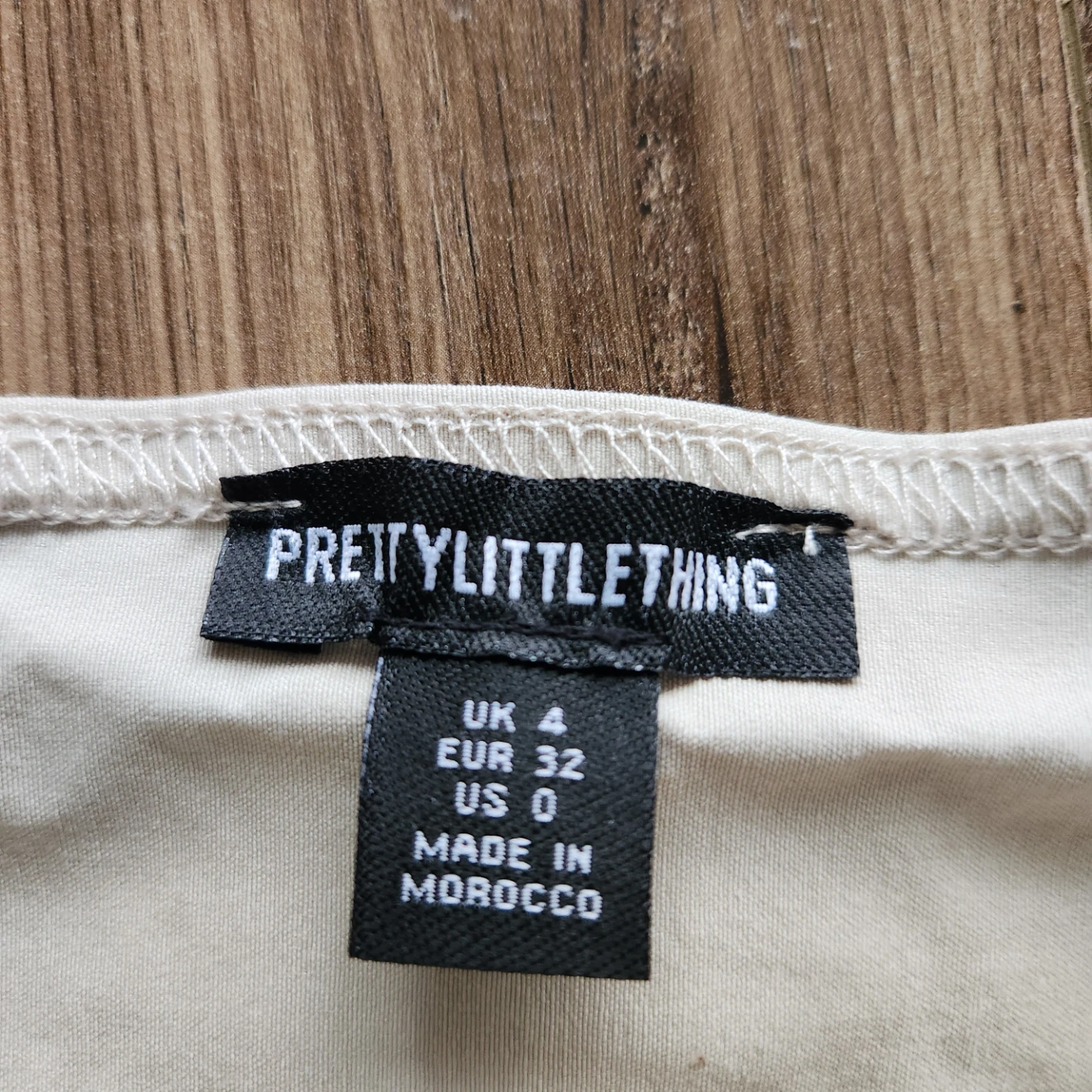 PrettyLittleThing Beige Halter Top - photo 3
