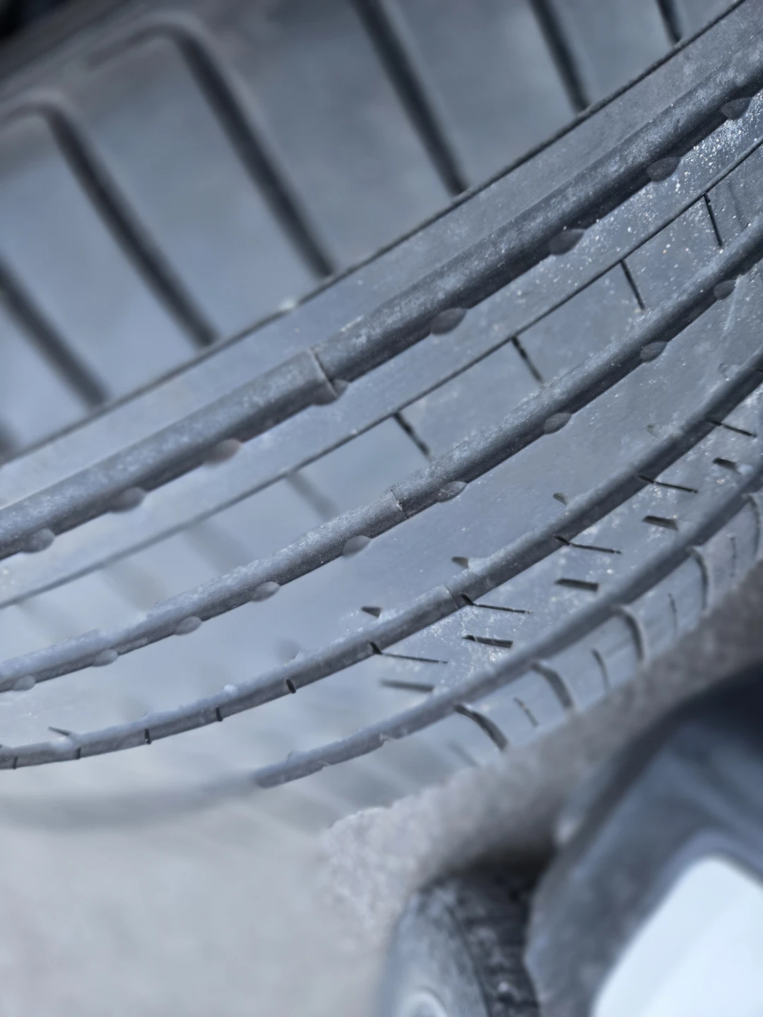 Kinforest 255/35ZR18 94Y XL Tire - photo 4