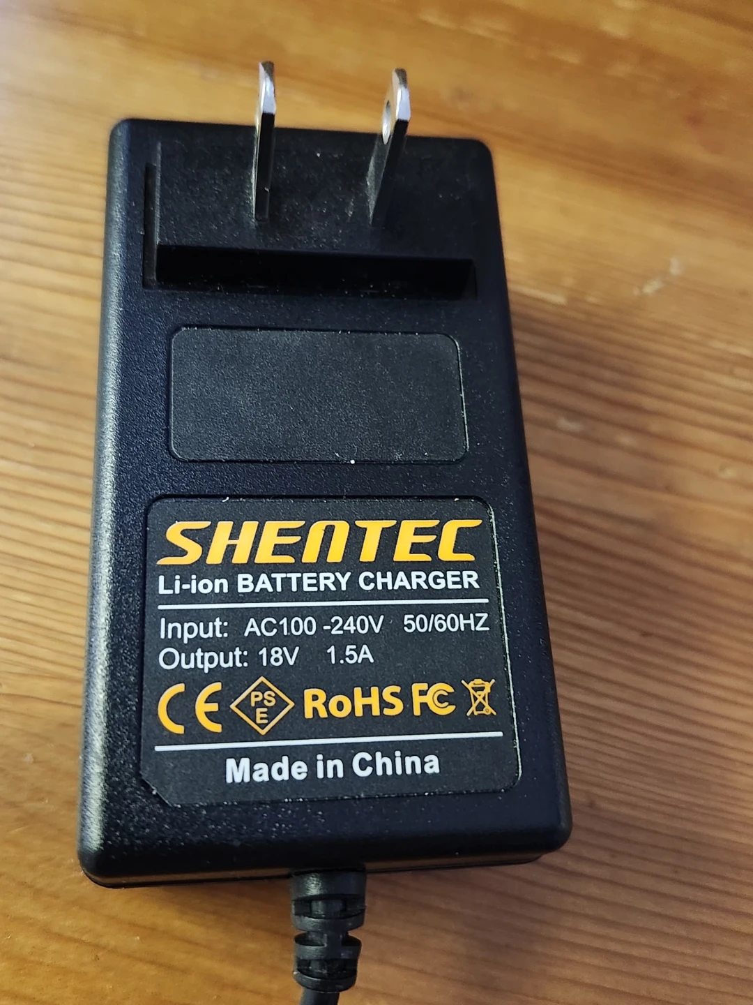 SHENTEC Li-ion Battery Charger for RG 18V