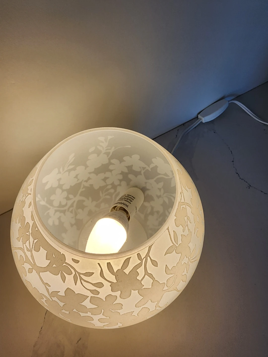 Frosted Glass Floral Table Lamp - photo 3