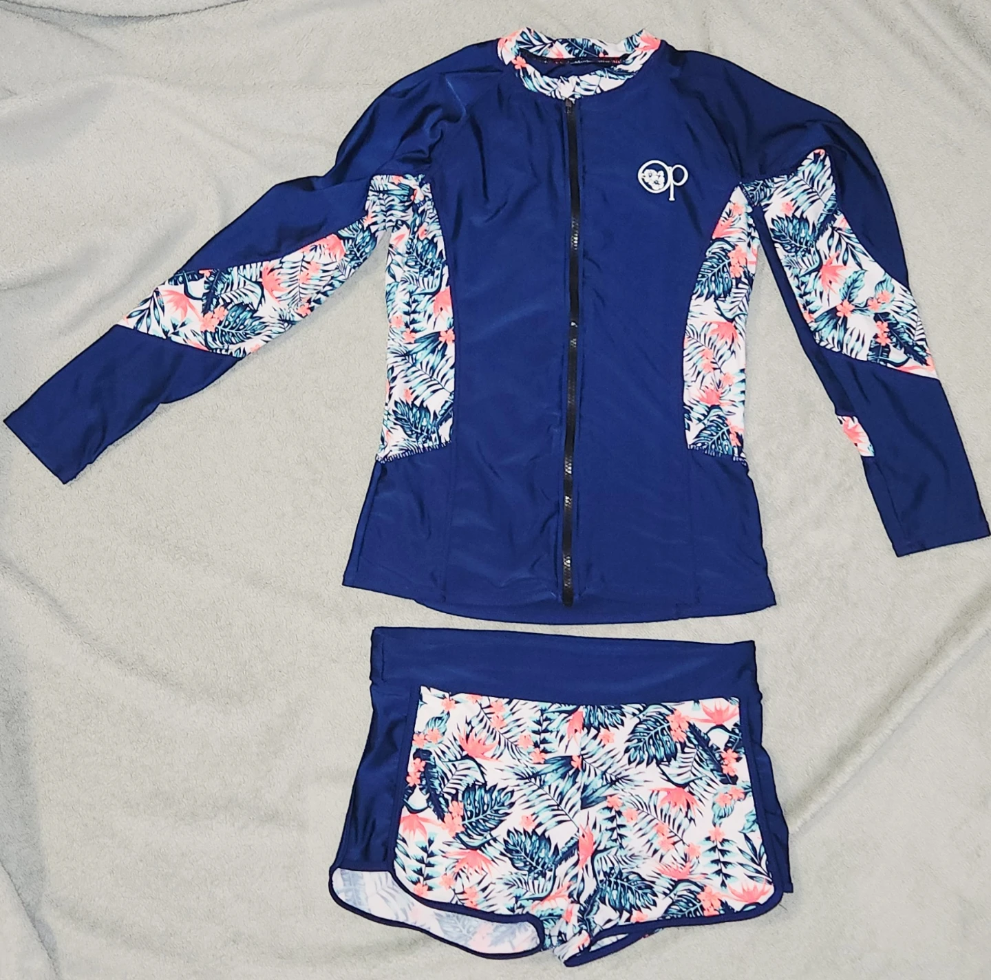 Women's rash guard-size XL