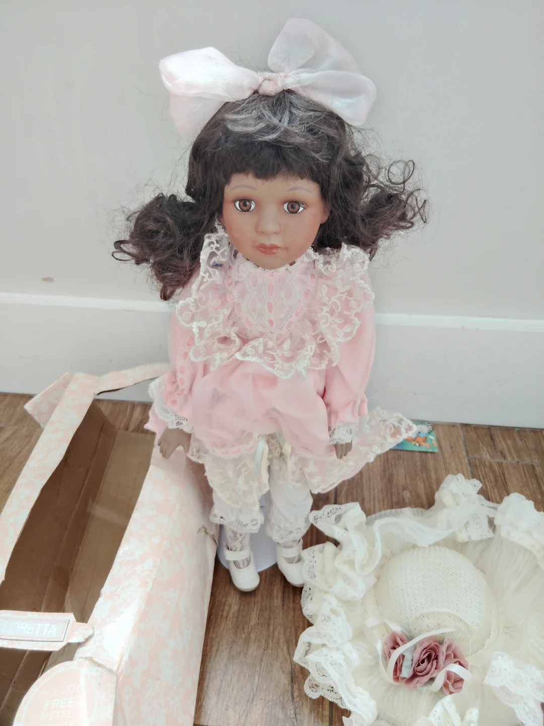 Loretta Collectible Porcelain Doll - photo 2