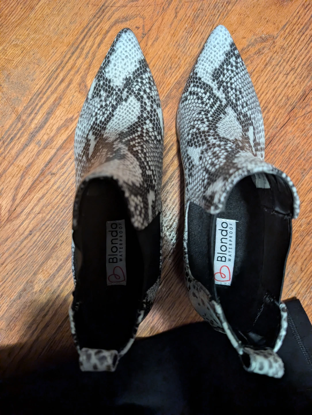 Blondo Waterproof Snake Print Ankle Boots Size 9M