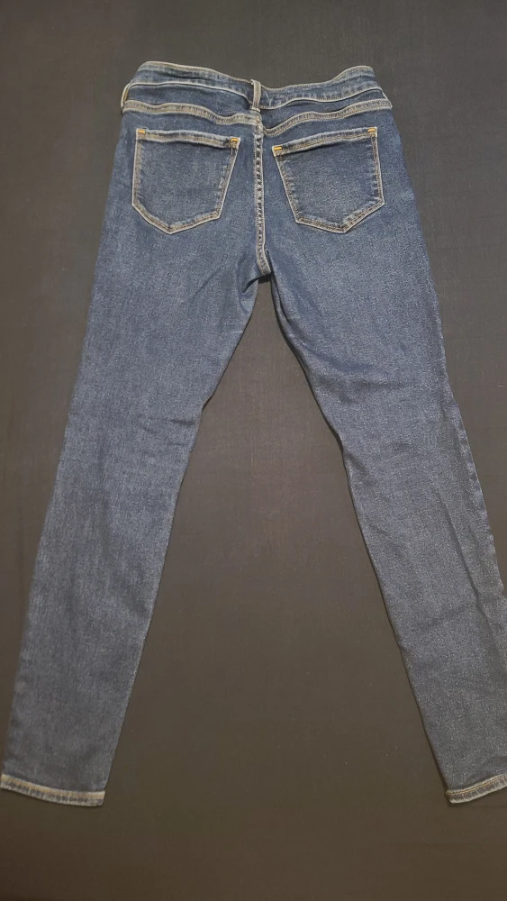 Old Navy Rockstar Super Skinny Mid-Rise Jeans - Size 4 - photo 2
