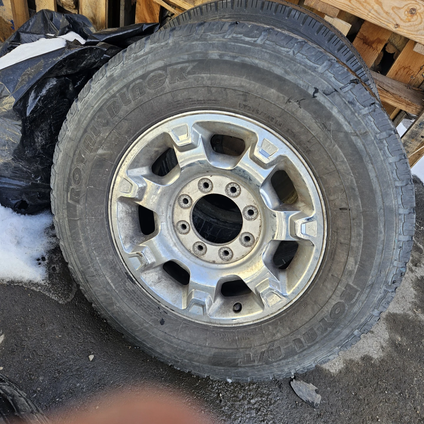 LT275/70R18 Tire with Chrome Rim
