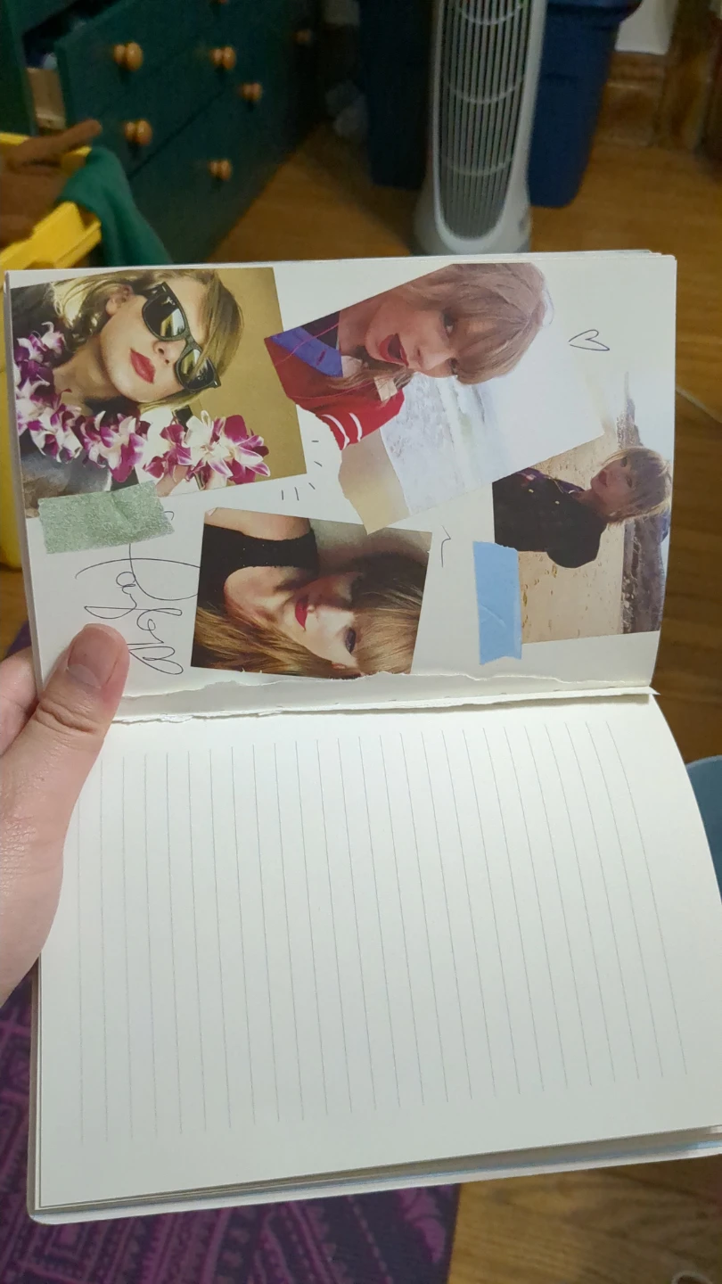 Taylor Swift Lover Deluxe Album Version 3 - photo 2