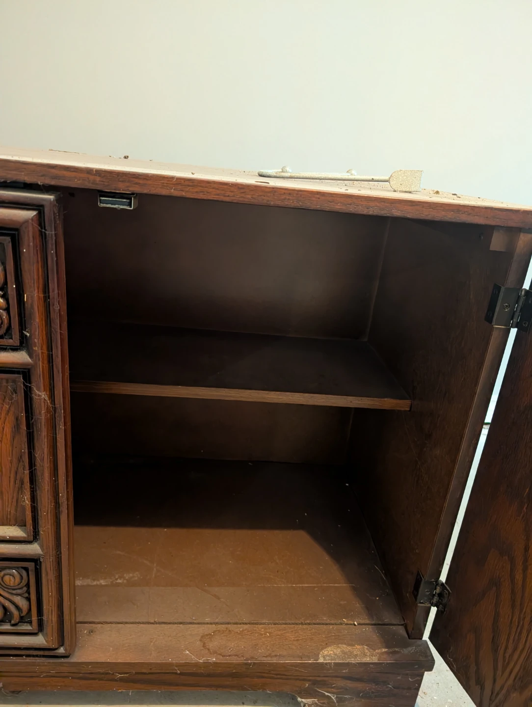 70's Victoriaville Vintage Wooden Dresser / Cabinet / TV stand - photo 3