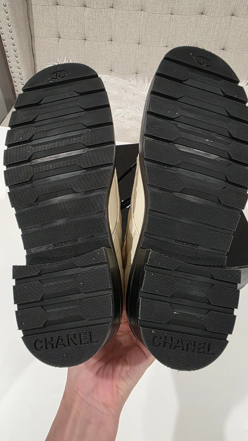 100%Authentic Chanel Quilted Combat Boots - photo 5