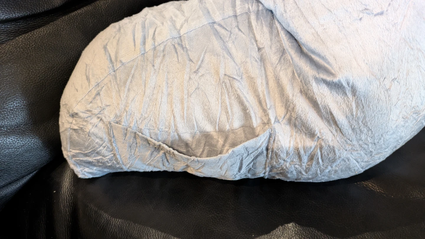 READING PILLOW (Brand New) - photo 5