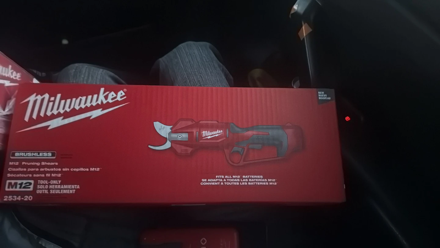 Milwaukee M12 Brushless Pruning Shears Tool Only
