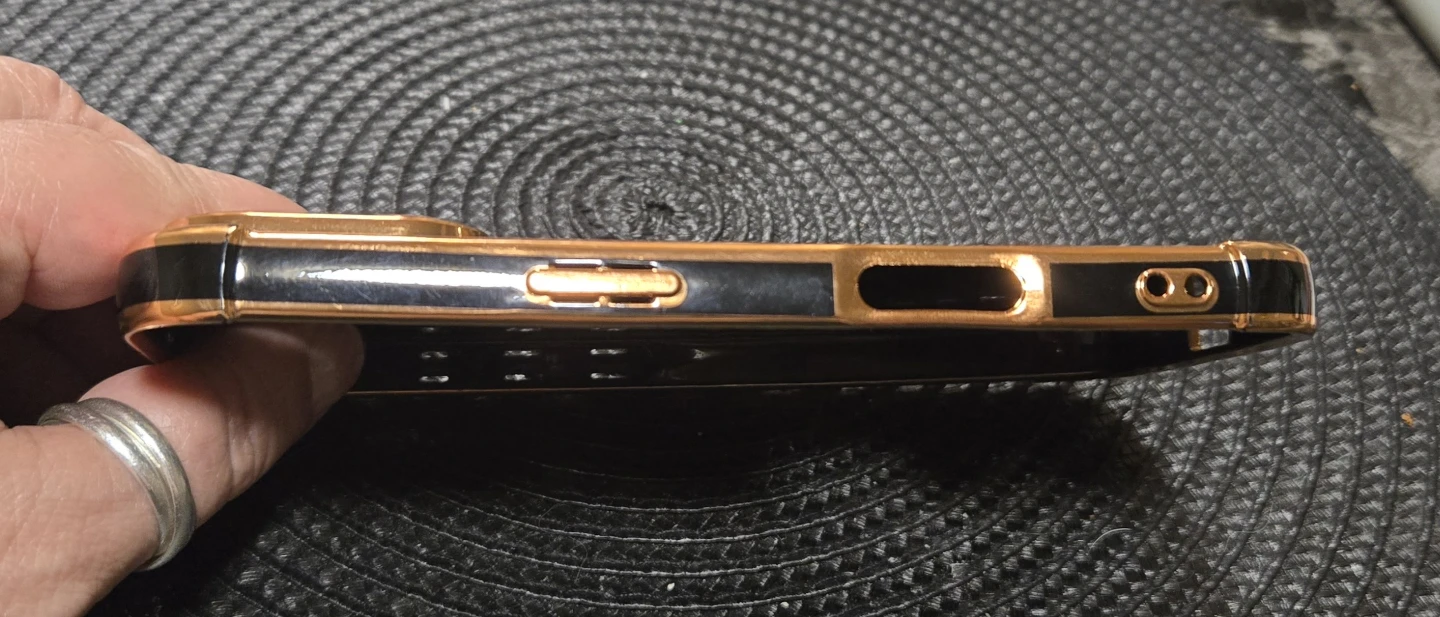 iPhone 11 Luxury Case - Black & Gold with Heart Ring Stand - photo 4