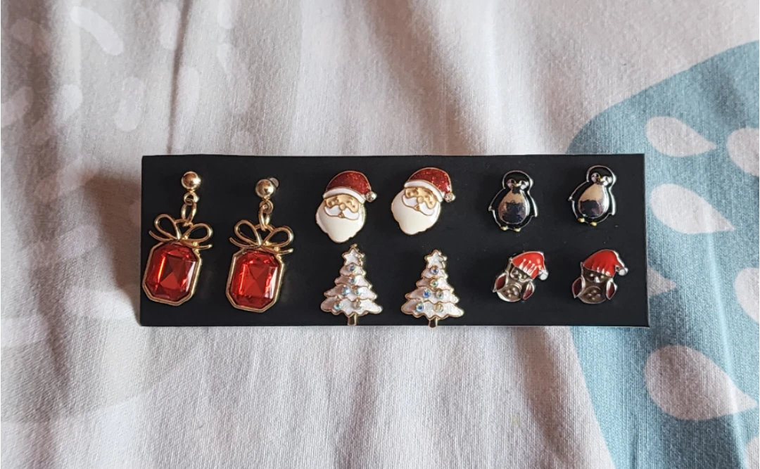 Christmas Themed Earrings Set