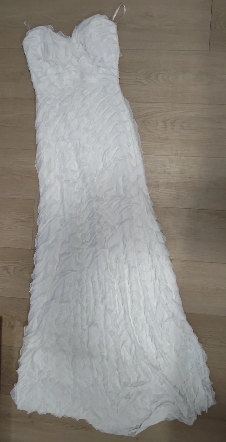 White Strapless Ruffled Gown - photo 3