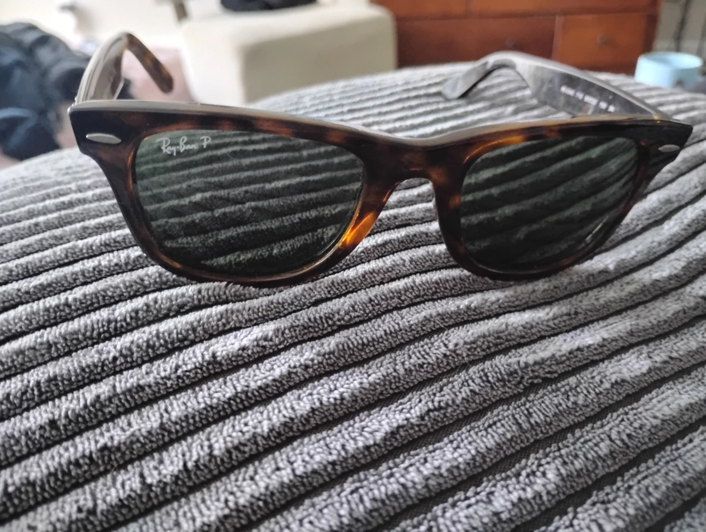 Ray-Ban Wayfarer Sunglasses Tortoise Shell