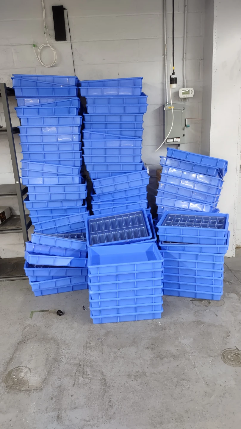 Plastic trays - photo 2