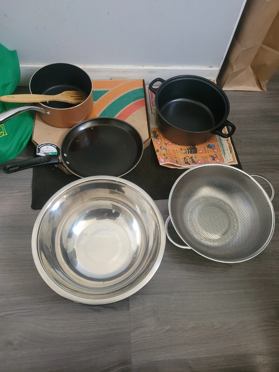 Assorted Cookware Set