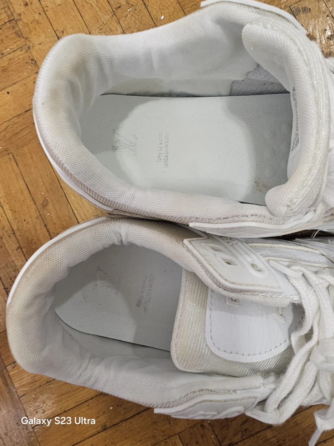 Louis Vuitton White Sneakers - photo 5