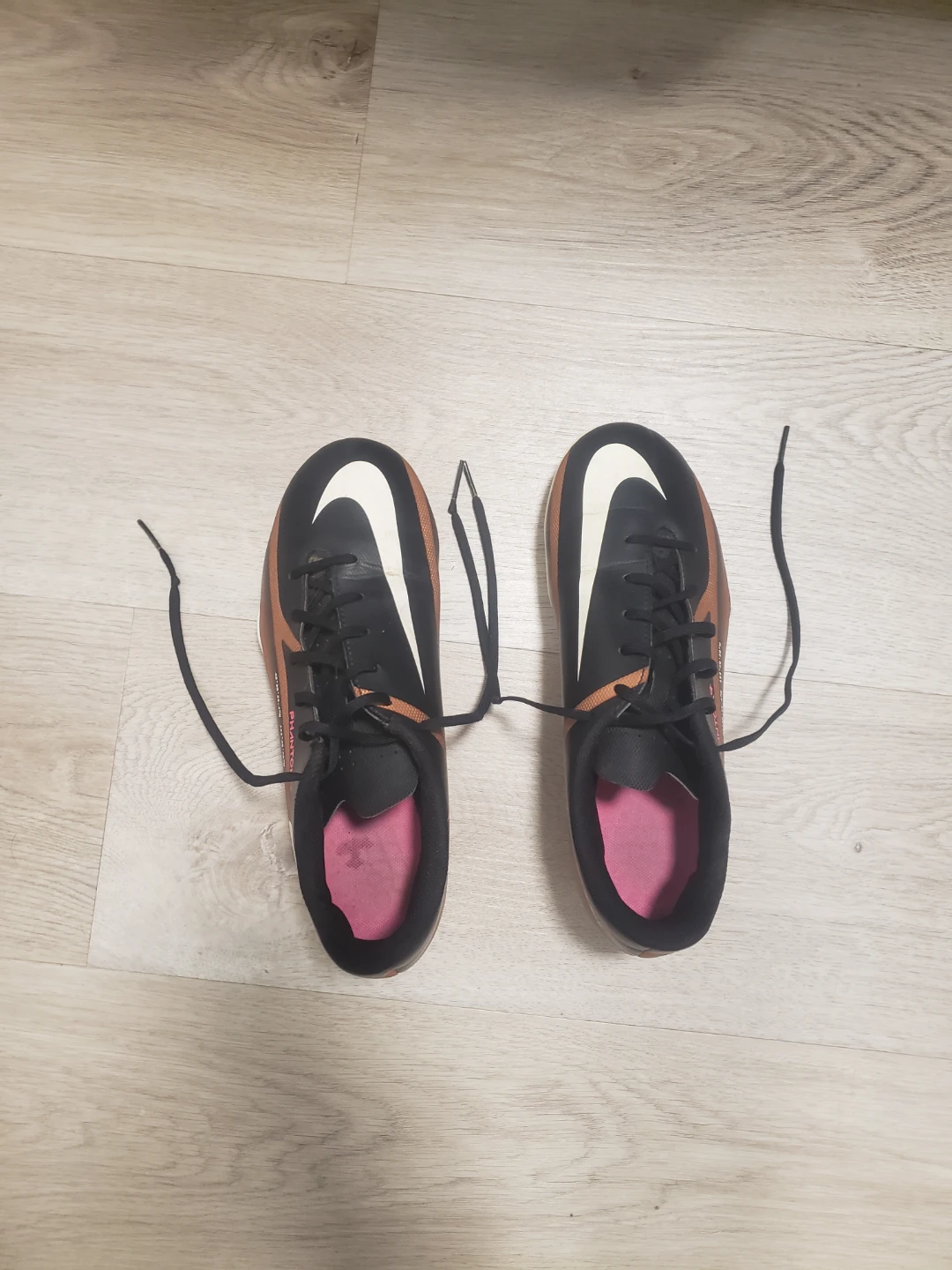 Nike phantom cleats multi ground size 6y