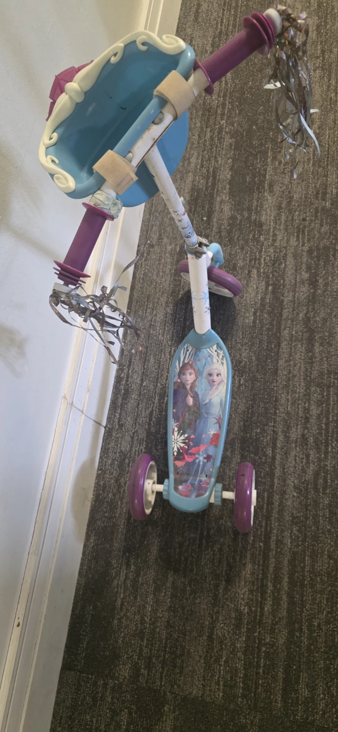 Disney Frozen 3-Wheel Scooter #thrifty
