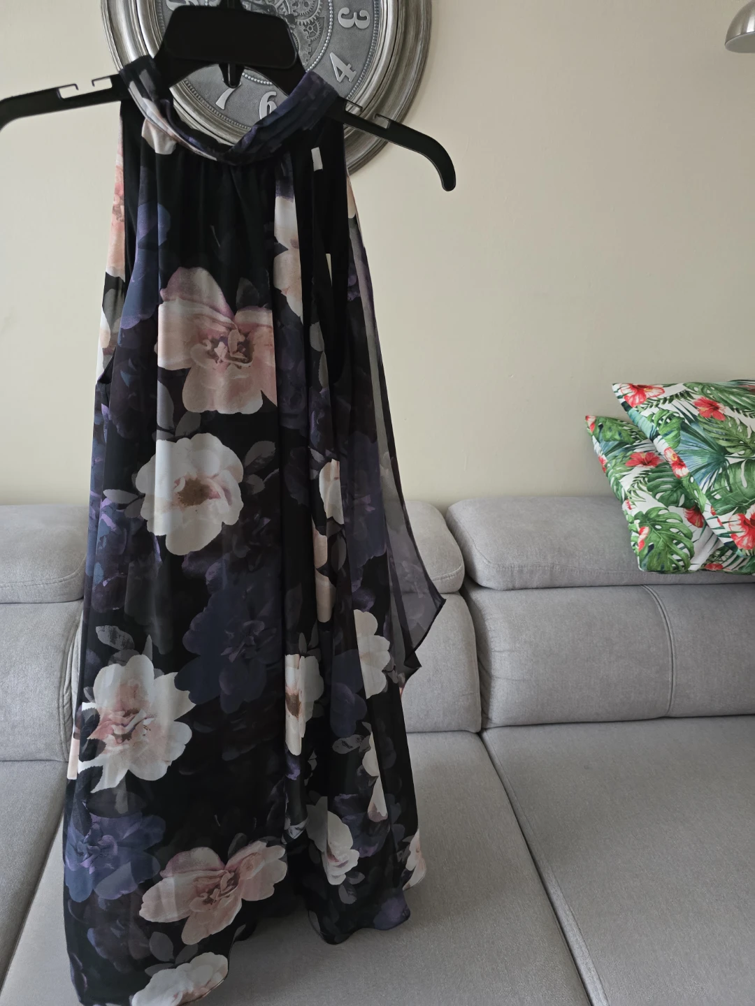 Laura Floral Maxi Dress Size 8 - photo 2