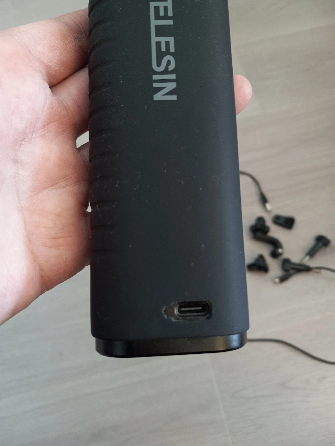 TELESIN Power bank selfie stick - photo 3