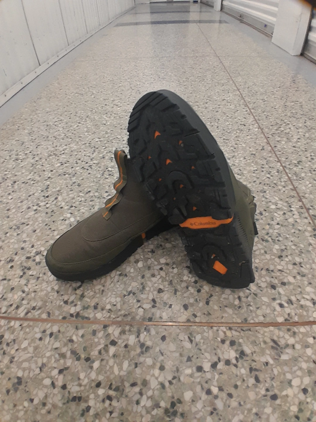 Columbia All Season Boots - Olive Green Men's Size 8.5 - photo 2