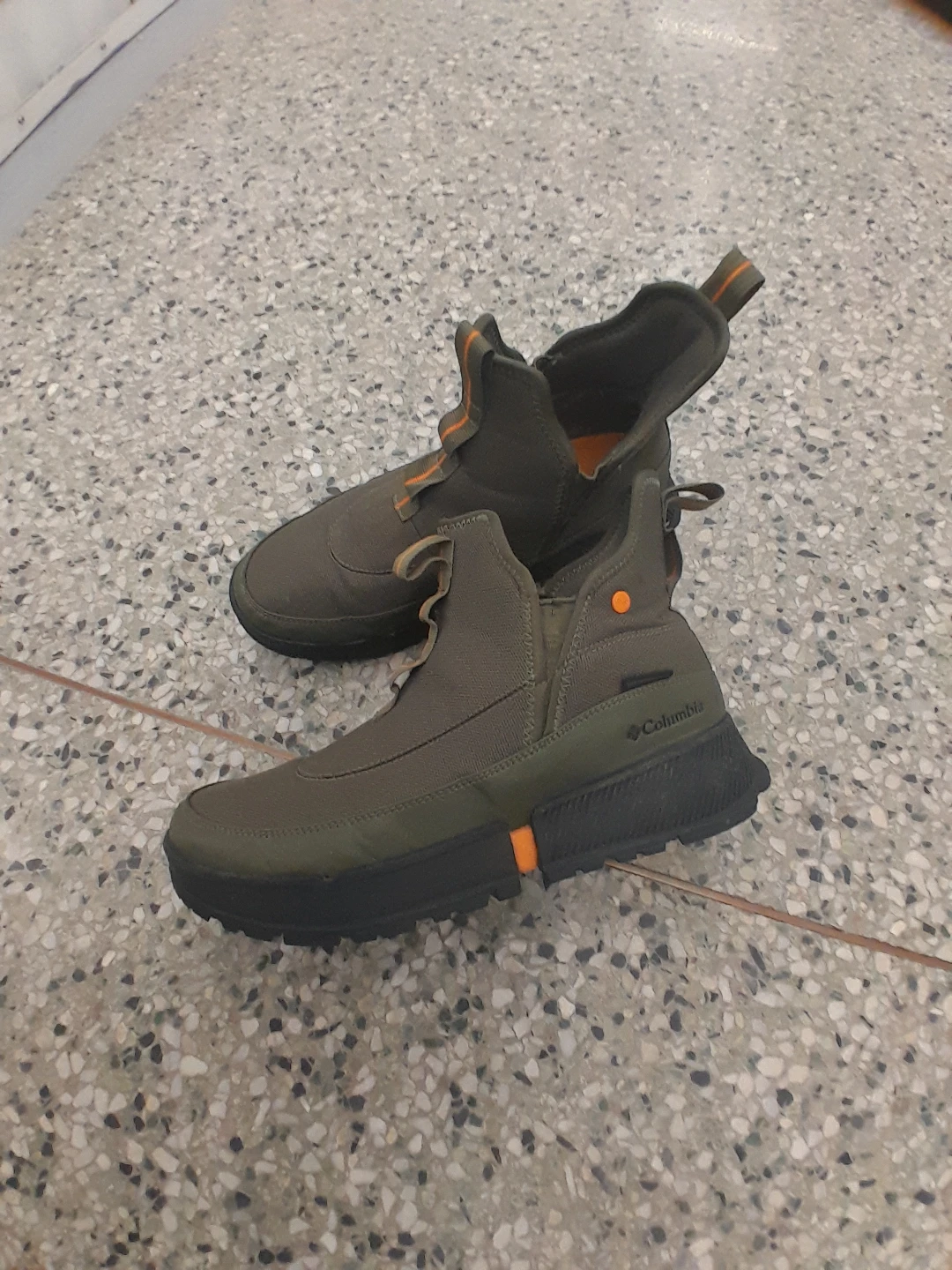 Columbia All Season Boots - Olive Green Men's Size 8.5 - photo 3