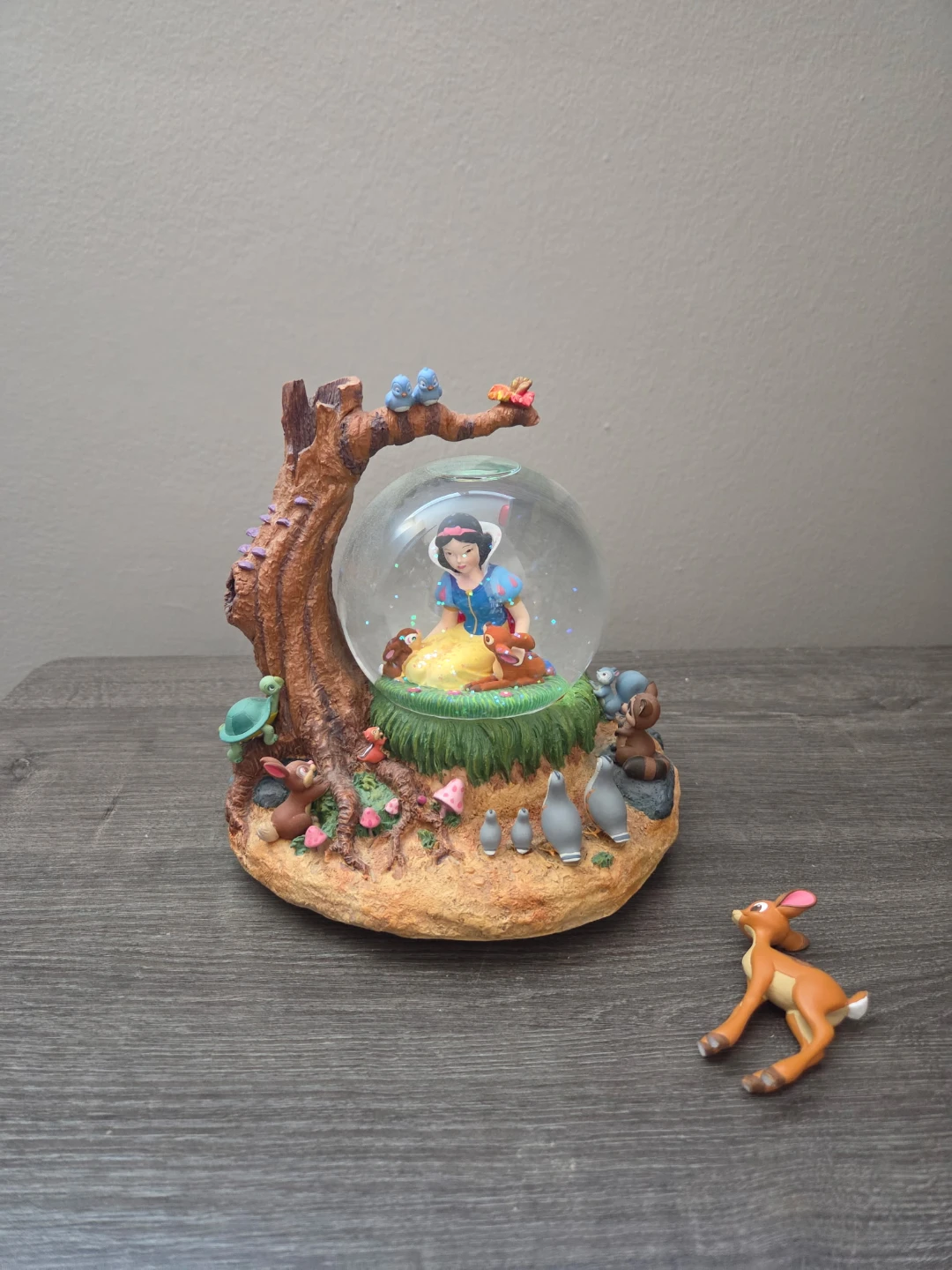 Disney Snow White Musical Snow Globe