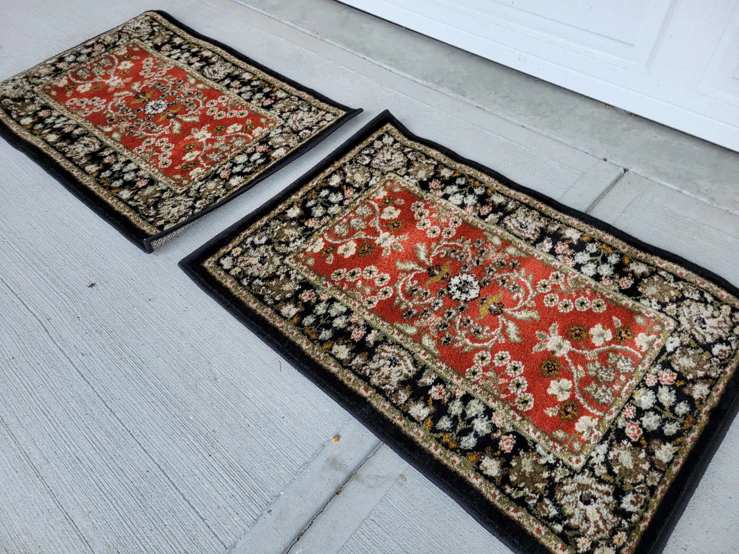 Pair of Carpet Art Deco "Hortensia" Accent Rugs - 2x3 Spice/Red.