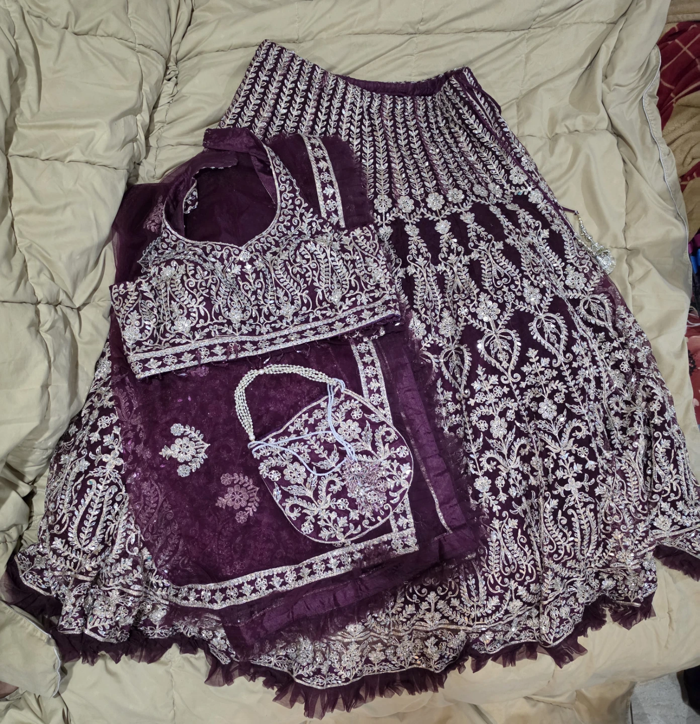 Lehenga Choli Set with Dupatta and Bag - photo 2