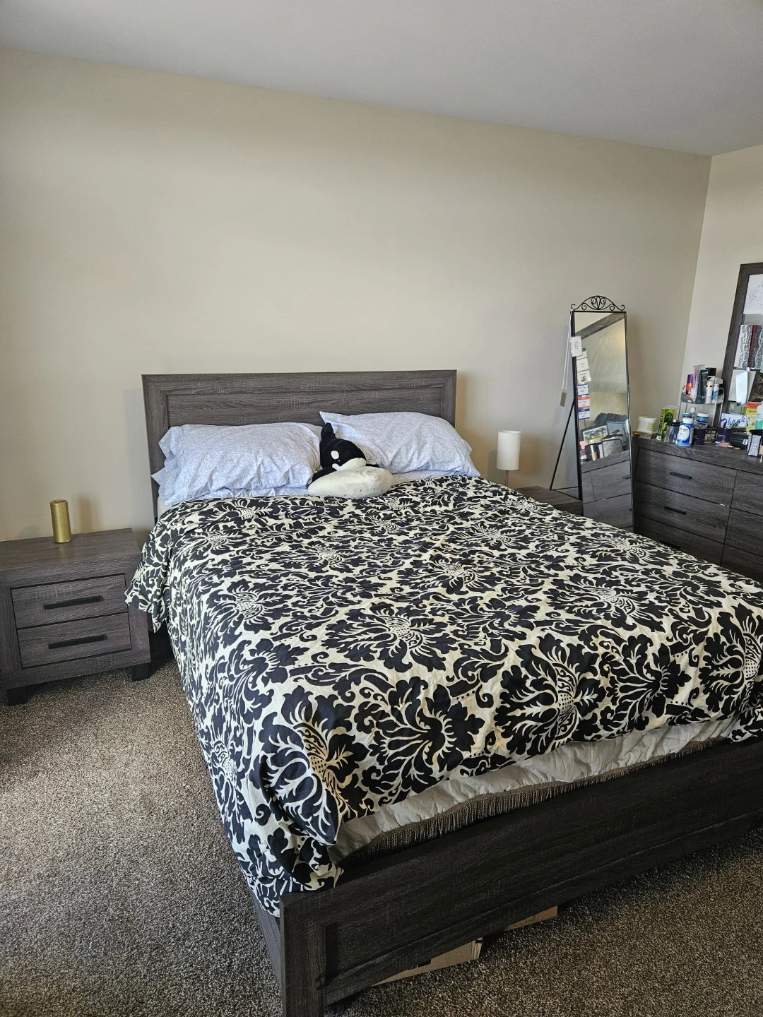 Gray Wood Finish Bedroom Set - Bed Frame, Dresser, Nightstand - photo 3