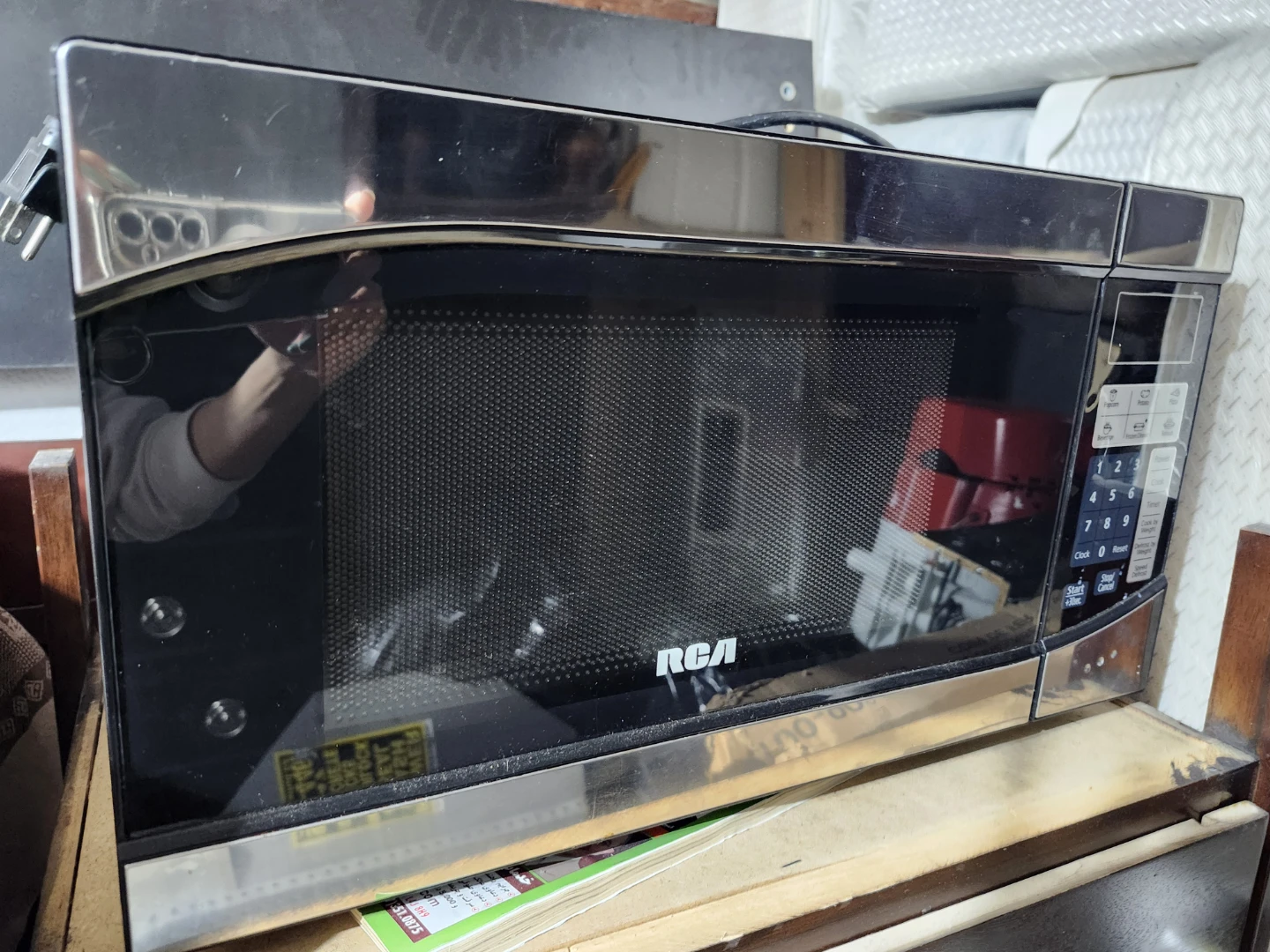 RCA Microwave - photo 5