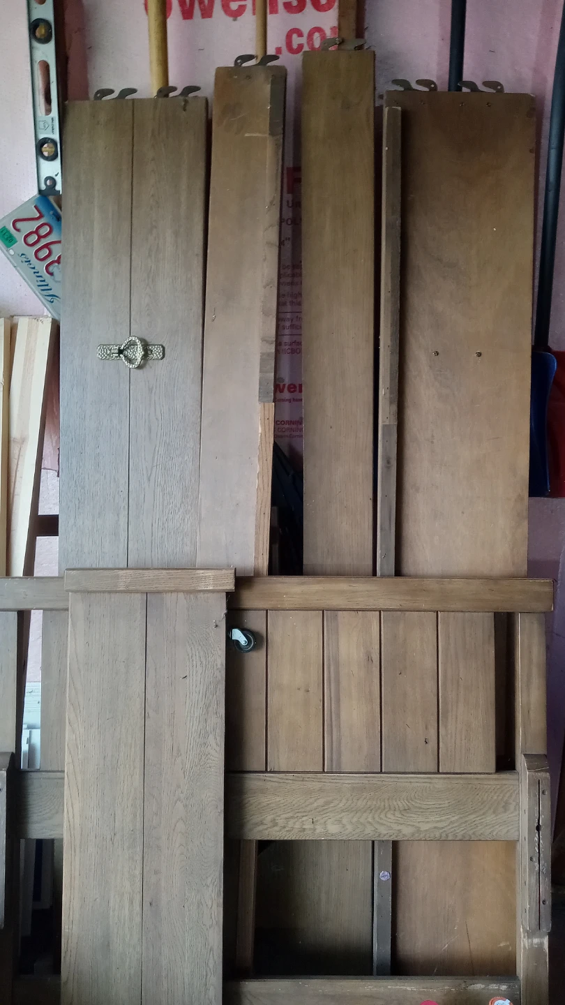 Thomasville Vintage Tdundle Bed and Desk