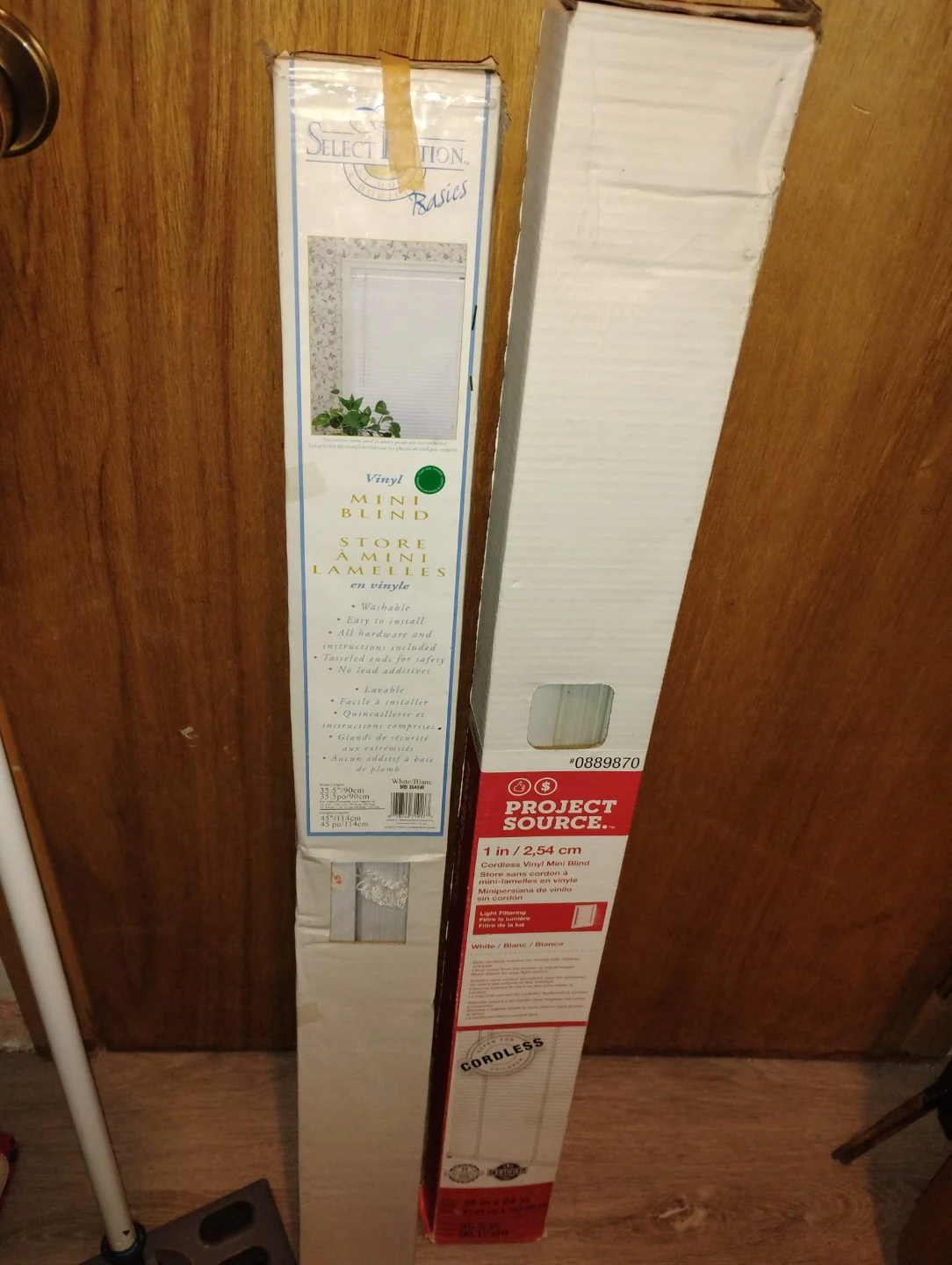 BNIB NEW- White Blinds. Shades. Paper / Vinyl Window Cover. - photo 3