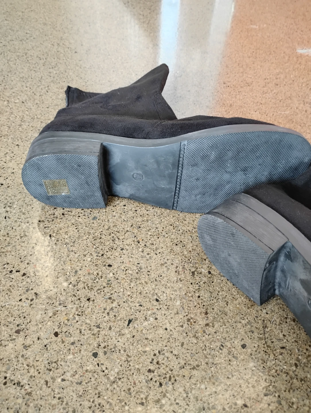 Black Suede Ankle Boots - photo 4