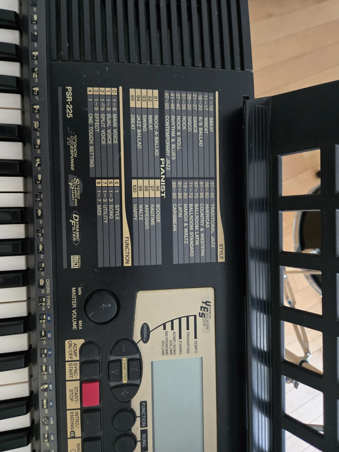 Yamaha PSR-225 Portable Electronic Keyboard - photo 3