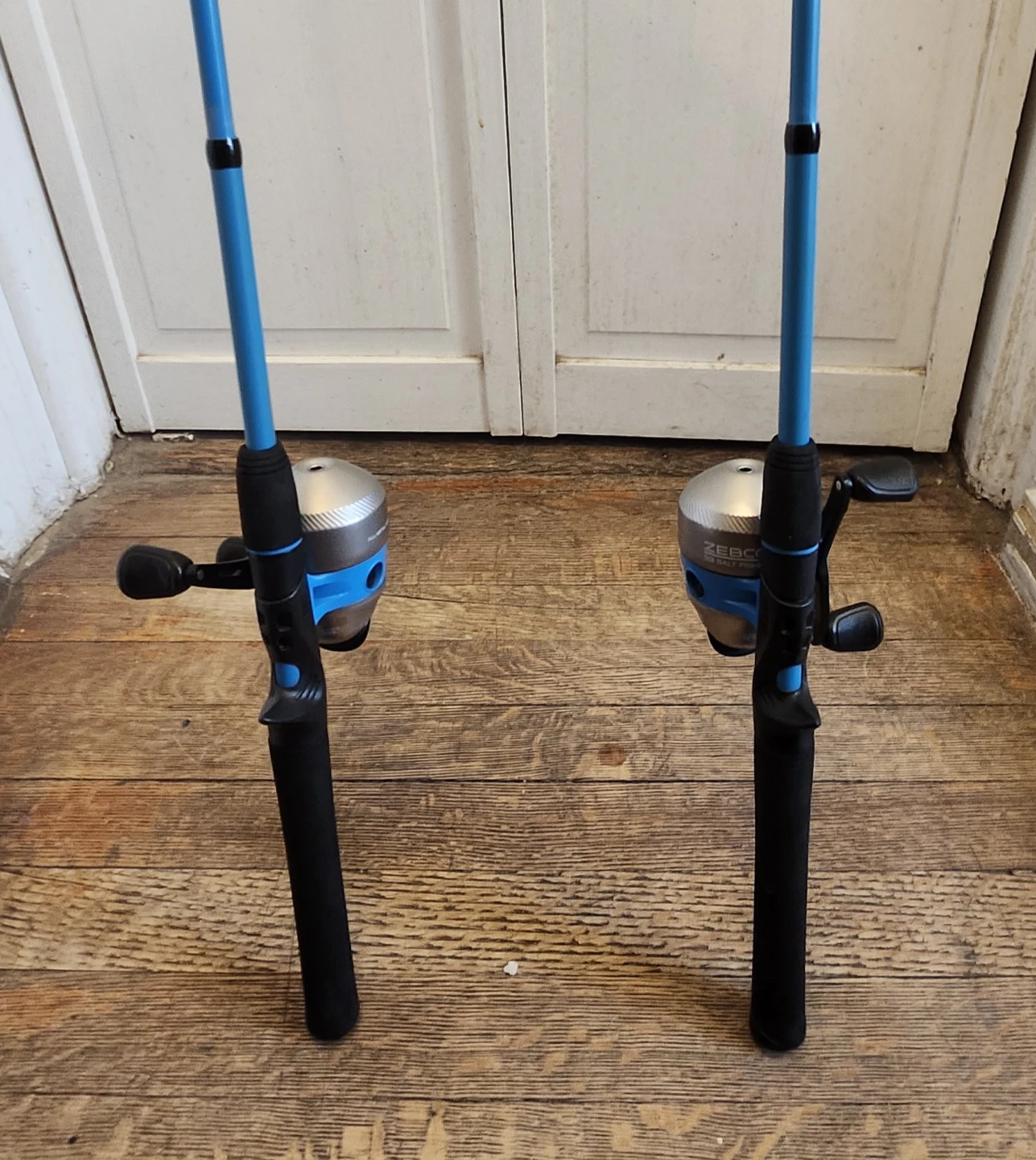 Zebco 33 Rod and Reel Combo saltwater 2 Qty - Pre-owned - photo 2