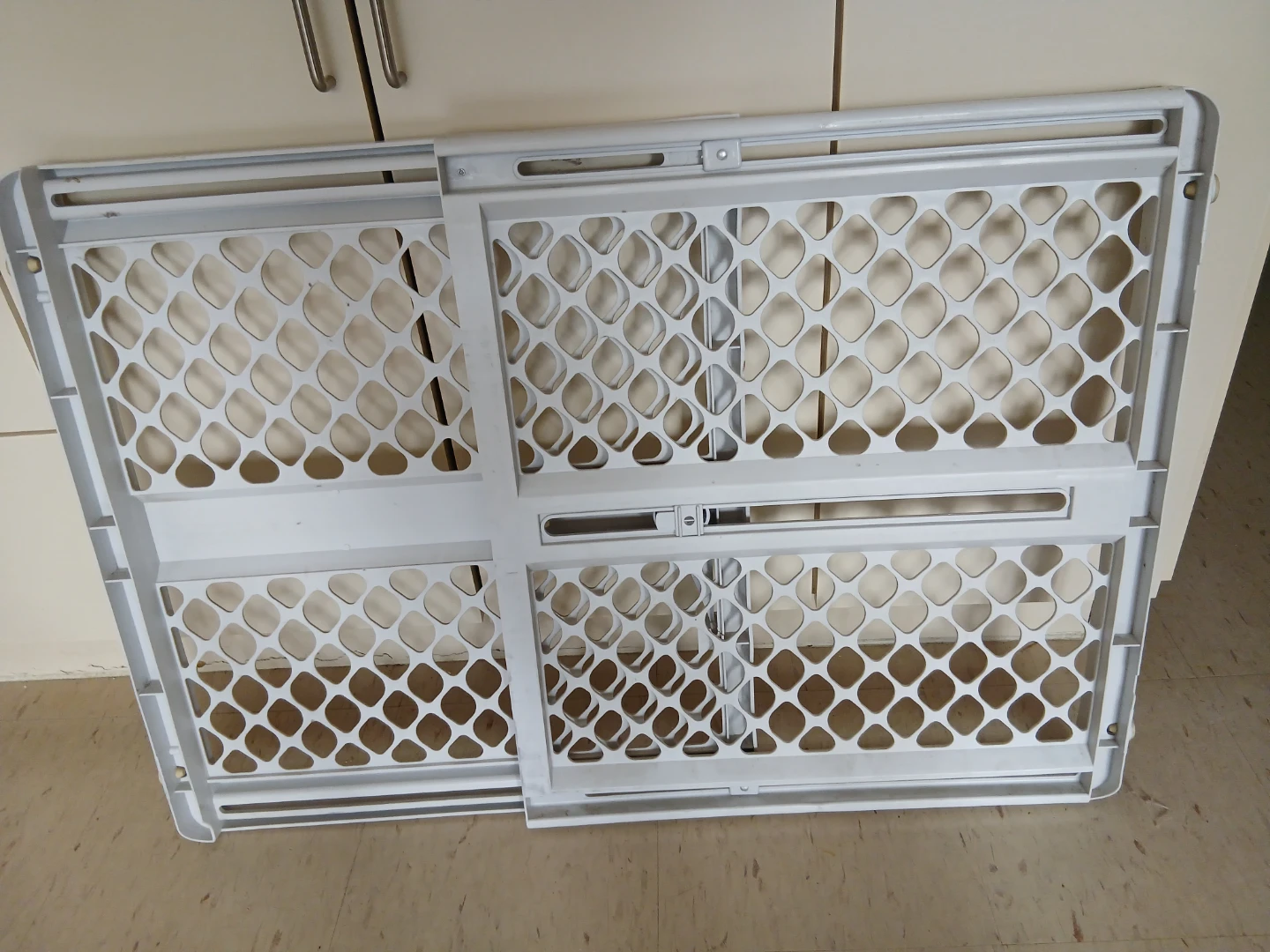 Regal White Plastic Pet Gate - photo 2
