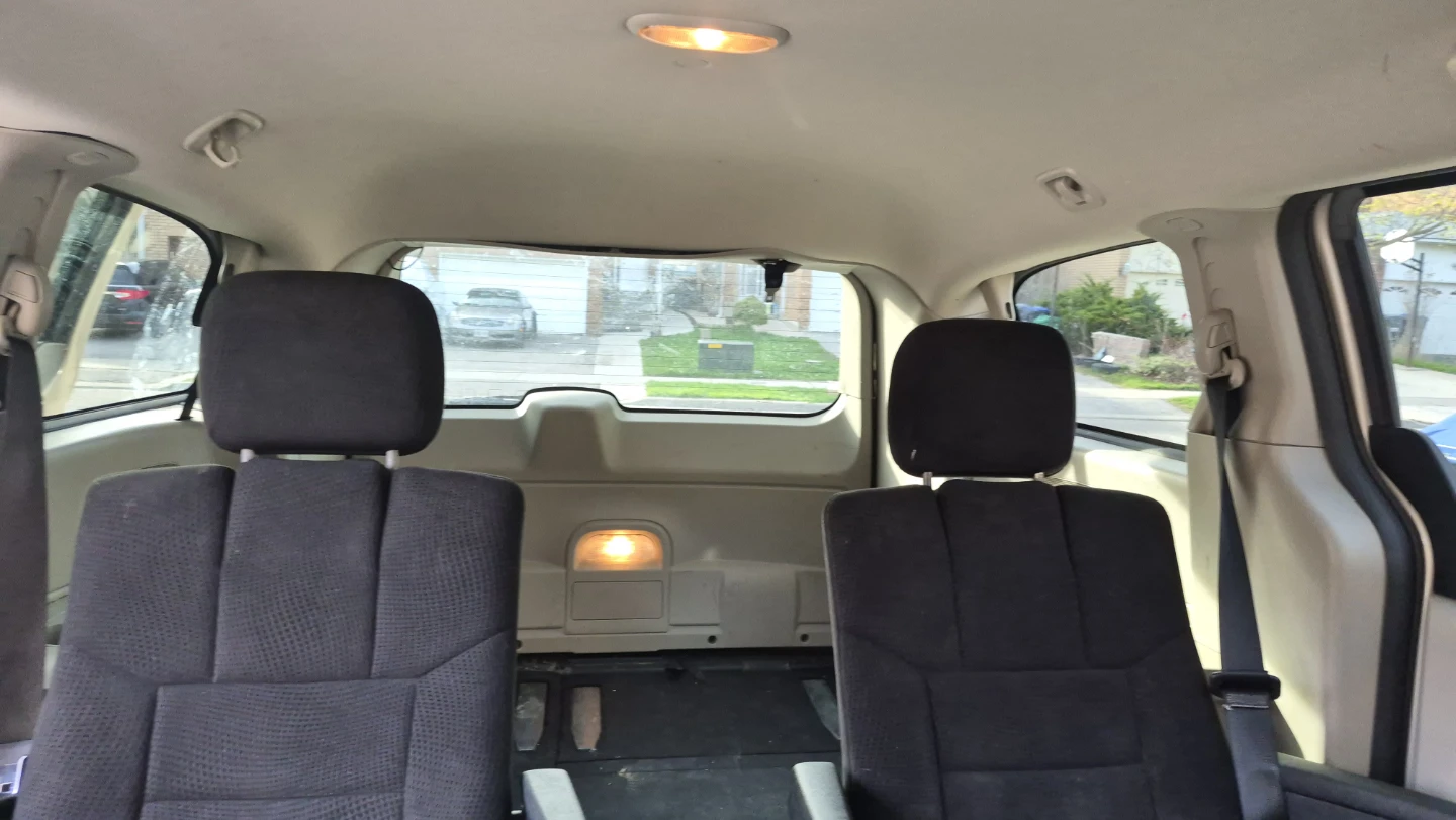 2013 Dodge Grand Caravan SXT - photo 3