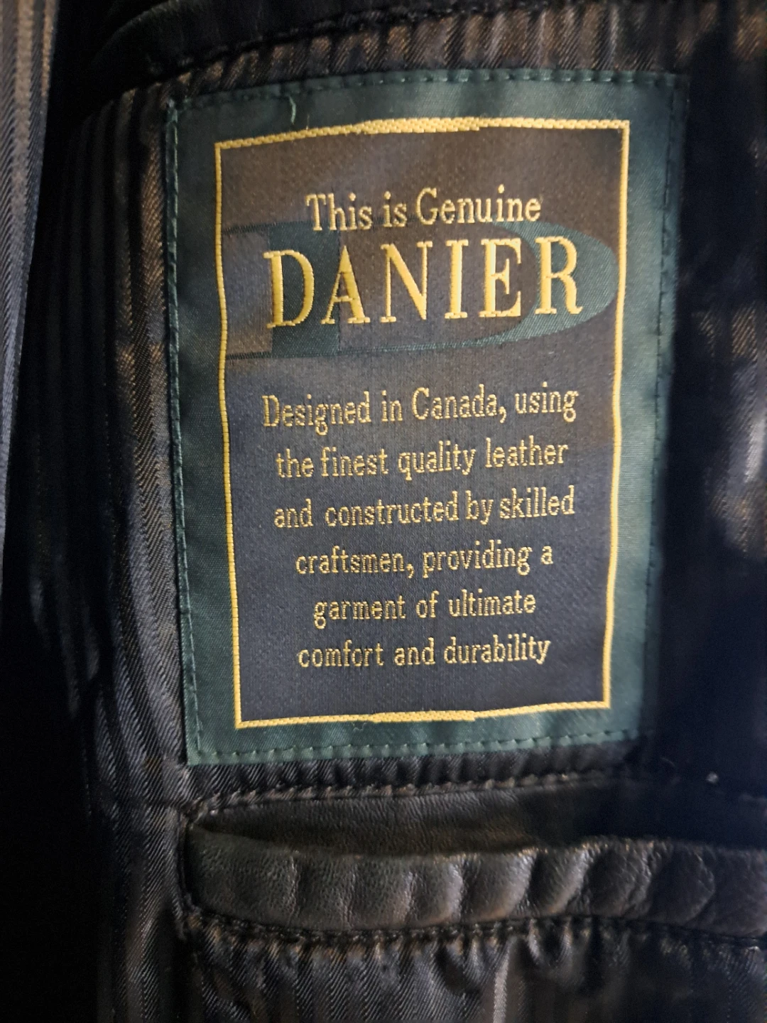 Danier leather jacket - Medium/Large Size - photo 2