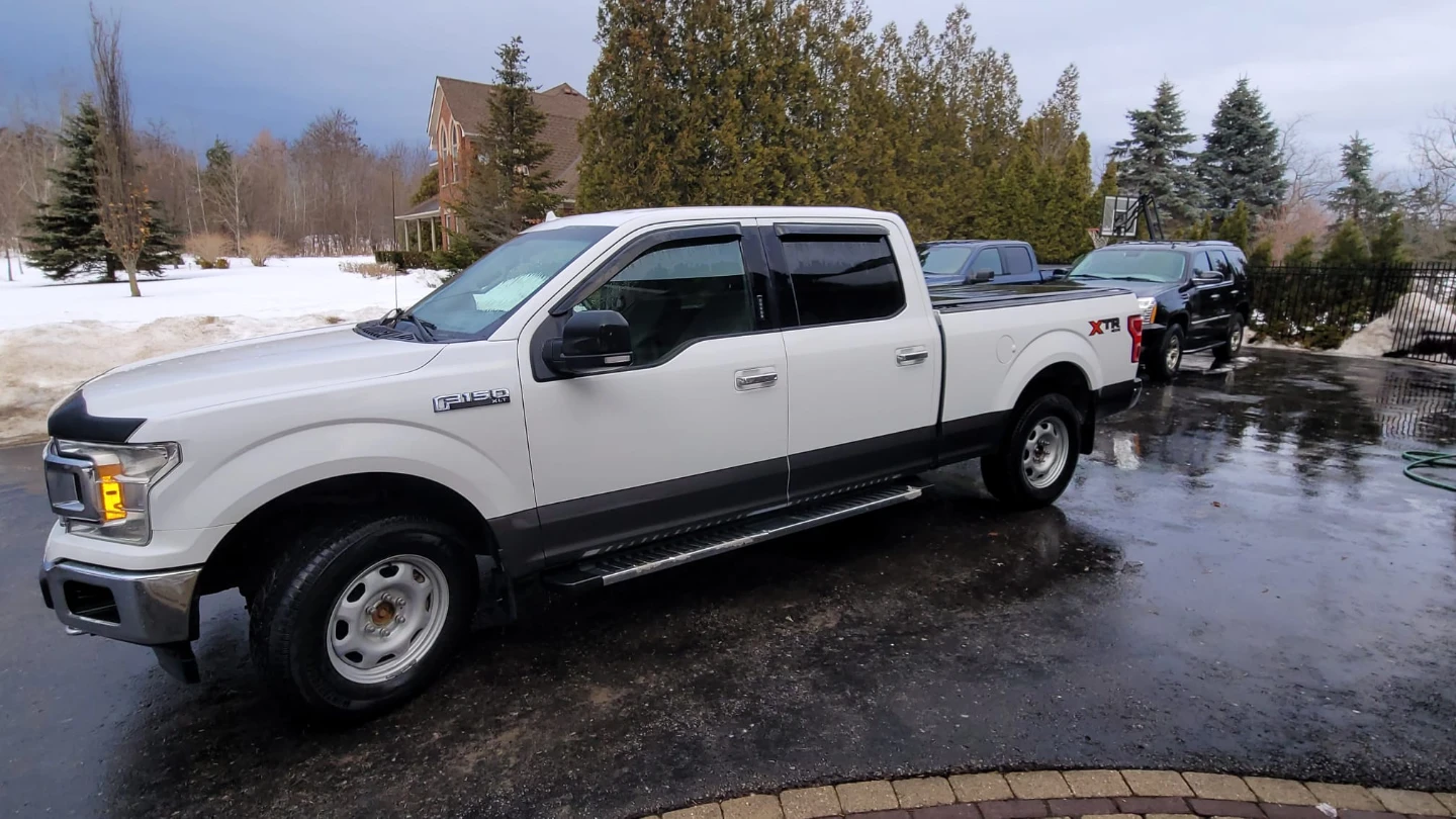 2018 White Ford F-150 XLT SuperCrew Truck - photo 2