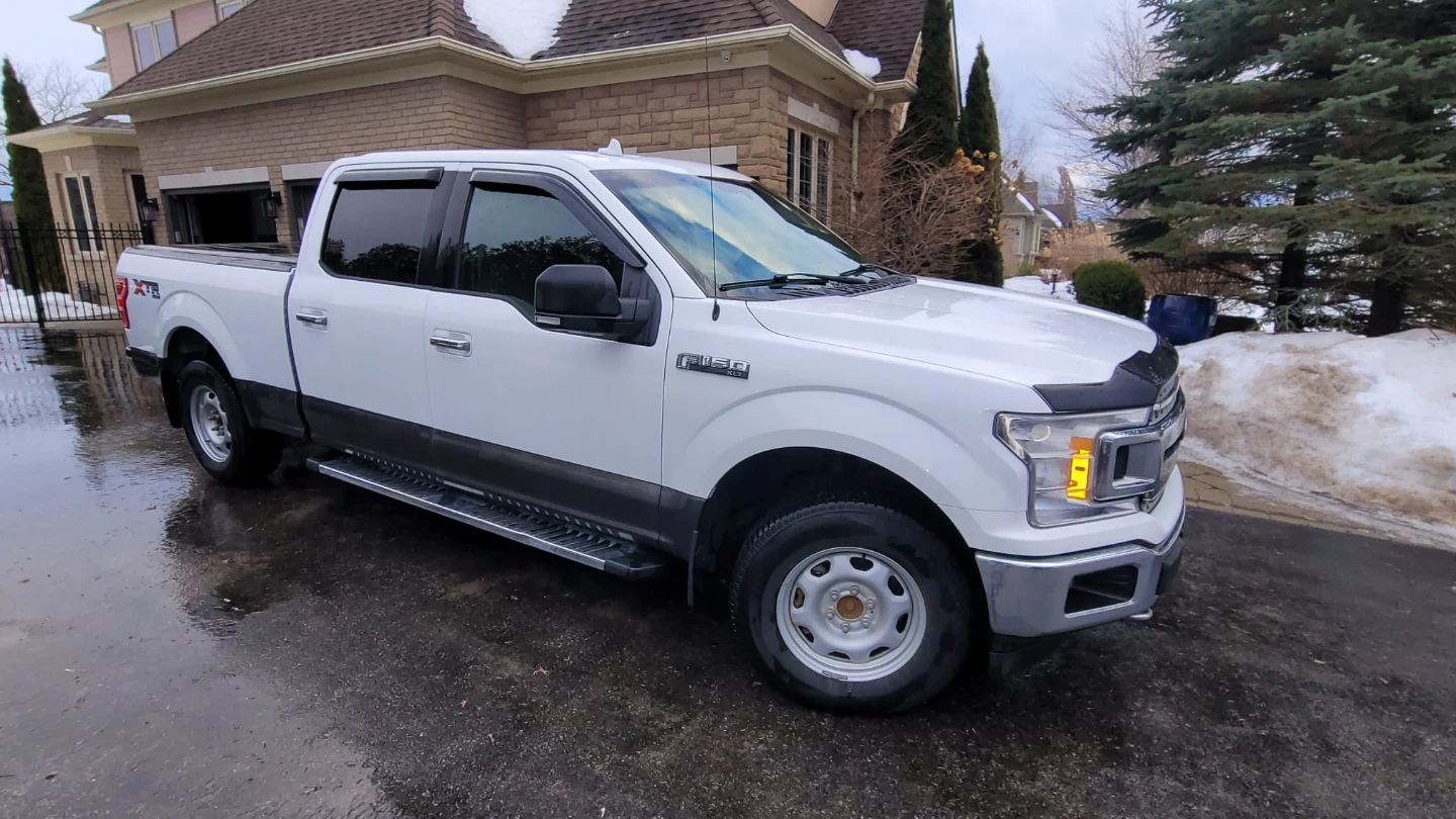 2018 White Ford F-150 XLT SuperCrew Truck - photo 3