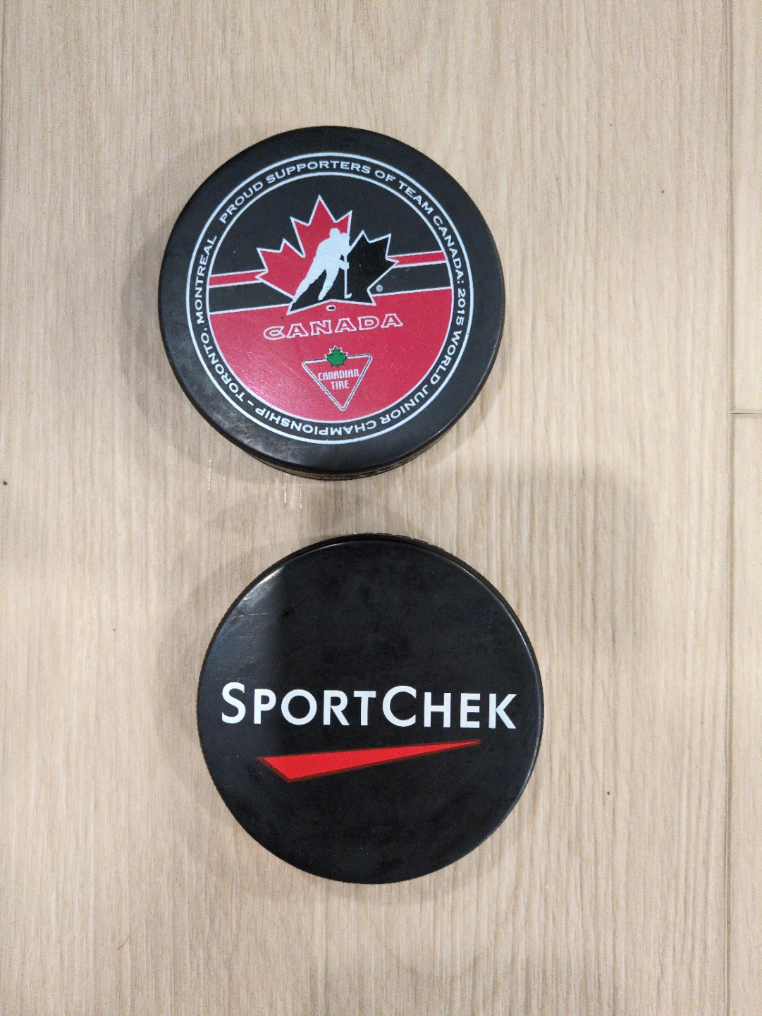 Set of 2 Hockey Pucks - Canada & Sport Chek - photo 2