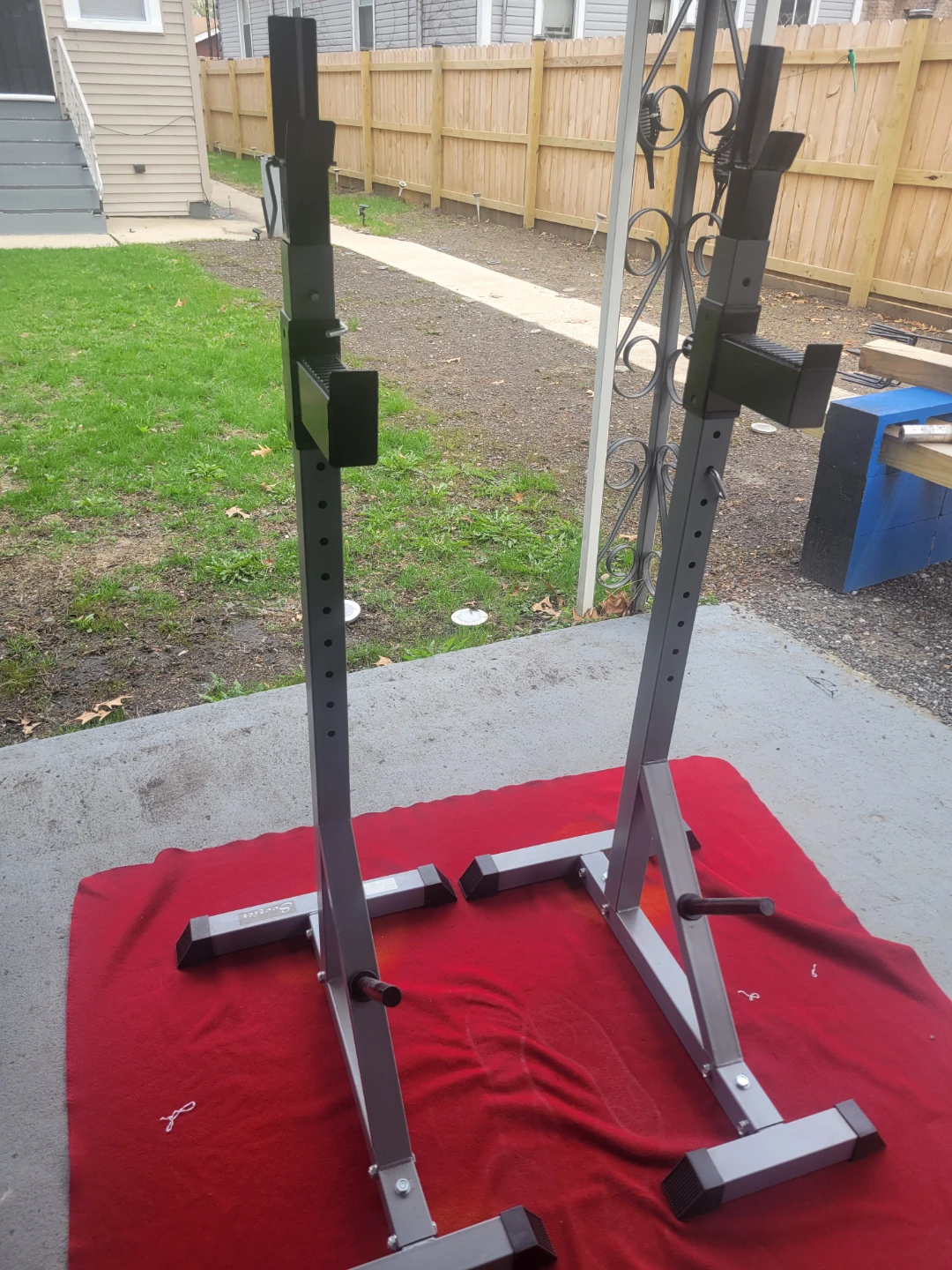 SQUAT RACK  ADJUSTABLE WITH 2 PLATE HOLDERS